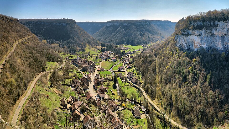 Village de Baume-les-Messieurs dans le Jura