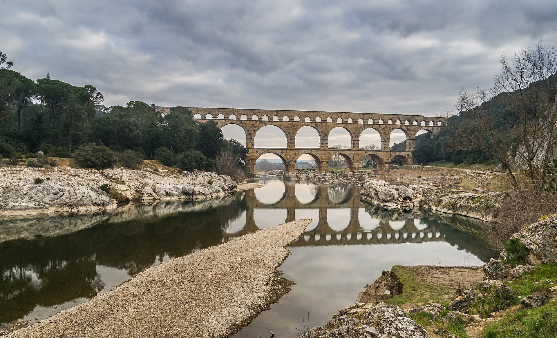 Vue de Nîmes, le Pont du Gard et la Camargue gardoise pour préparer un séjour en Occitanie