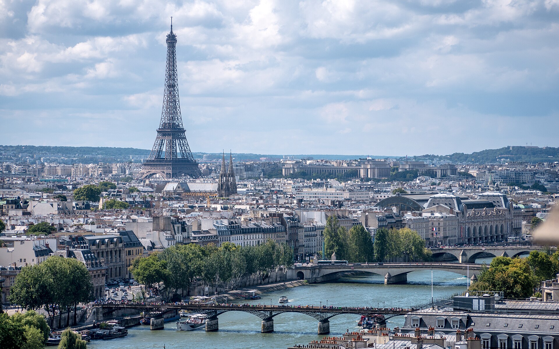Vue de Paris, la Seine et ses grands quartiers pour préparer un séjour en Île-de-France