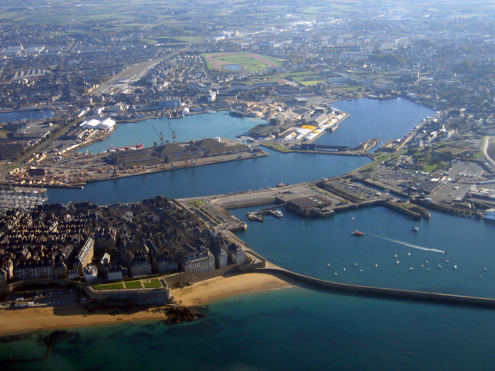 Vue de Saint-Malo, Dinan et la côte d’Émeraude pour préparer un séjour en Bretagne